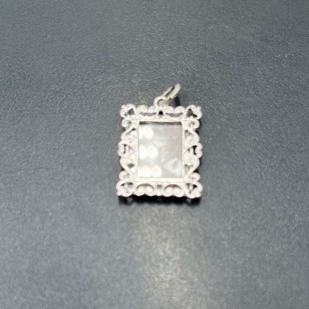 Beau Vintage Sterling Silver‎ 925
Picture Photo Hearts Frame Charm
Rectangle